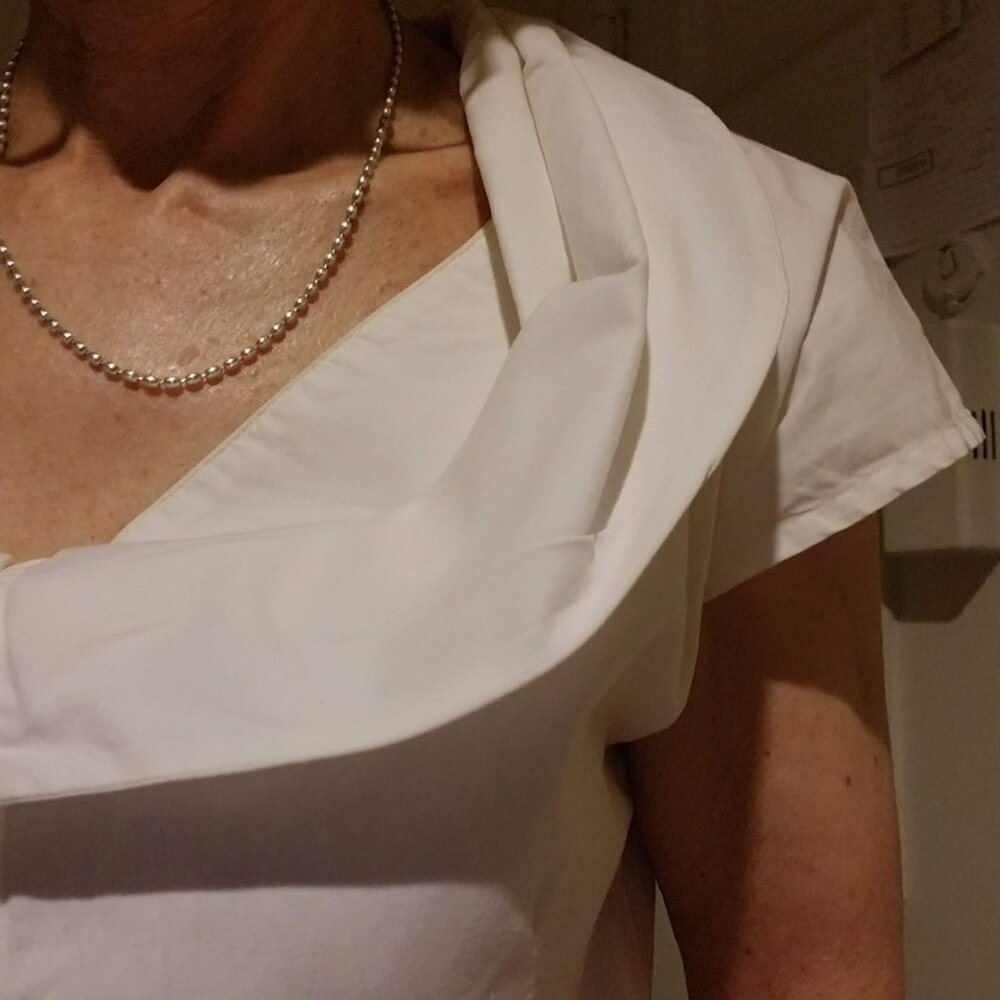 Benetton- Deep Boat Neck White Sleeveless Layered Collar Blouse - Picture 6 of 10